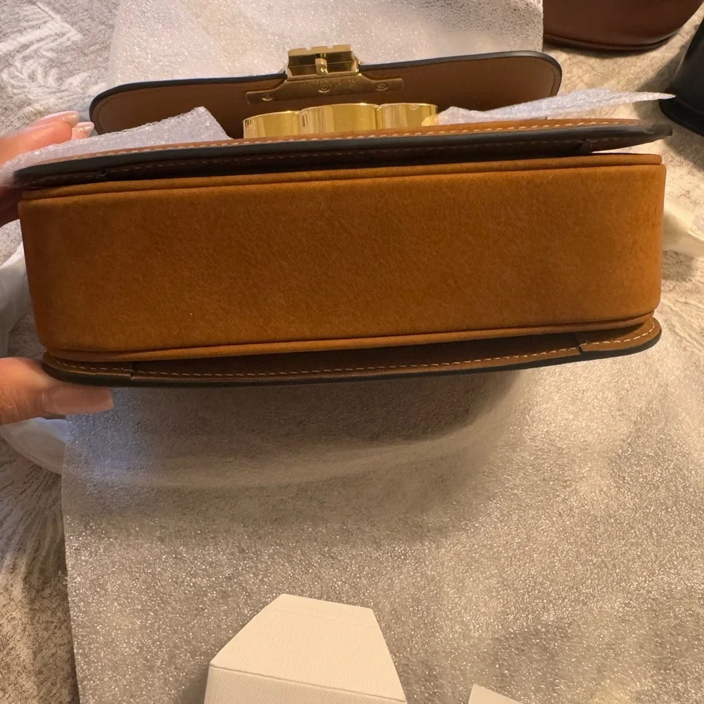 Celine Teen Triomphe Crossbody Bag in nabuck. Camel color - Picture 2 of 13